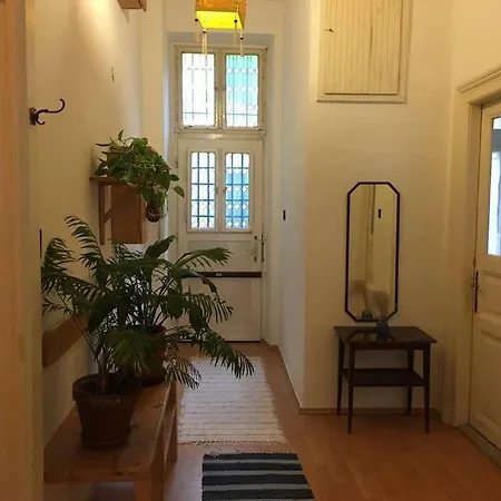 Apartment Jungle In The City Center Budapest
